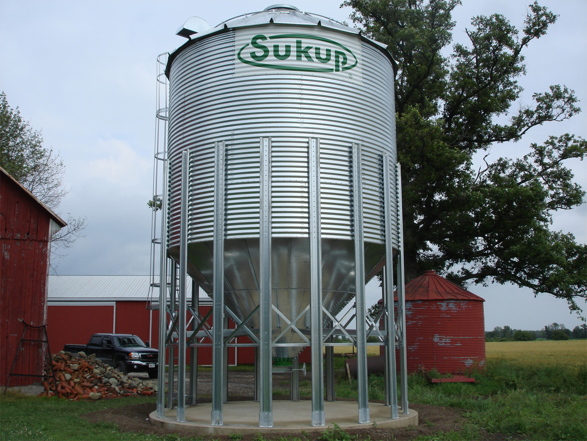 conique02---silo-et-cellule-a-grain--Sukup